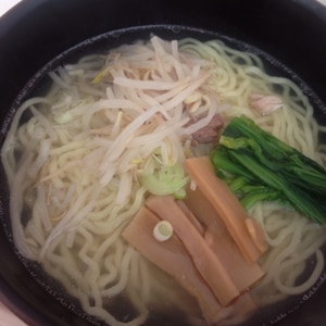 生麺☆もやしたっぷり塩ラーメン